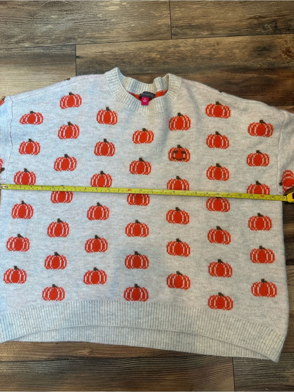 Vince Camuto Cream Sweater with Orange Pumpkin Motif - Picture 6 of 7